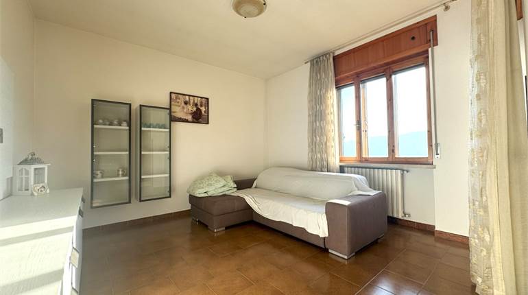 IN BIFAMILIARE: APPARTAMENTO 3 CAMERE CON GIARDINO