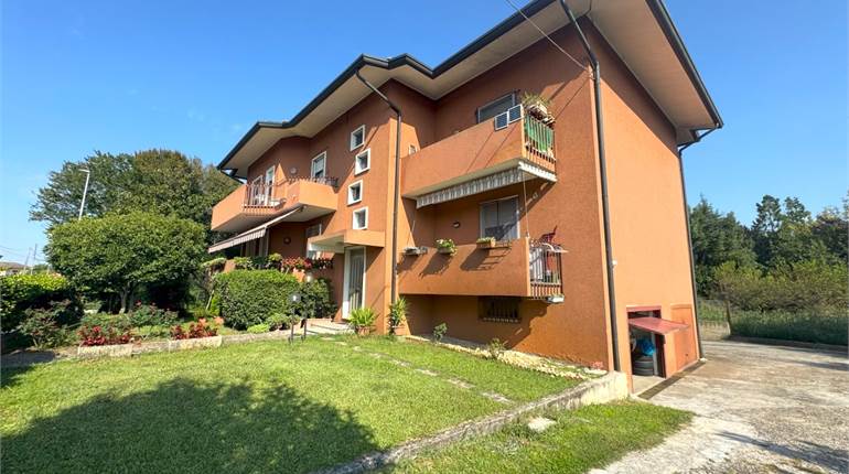 IN QUADRIFAMILIARE: APPARTAMENTO TRE CAMERE CON GARAGE