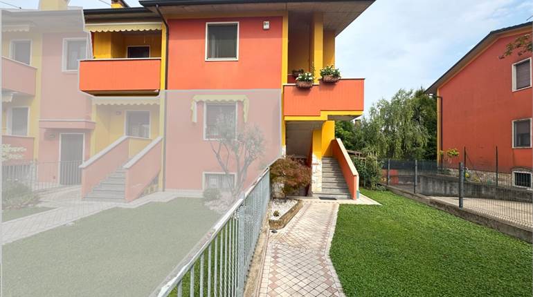 APPARTAMENTO TRICAMERE CON INGRESSO INDIPENDENTE  