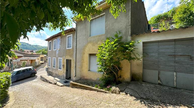 DA RISTRUTTURARE: RUSTICO CON GARAGE