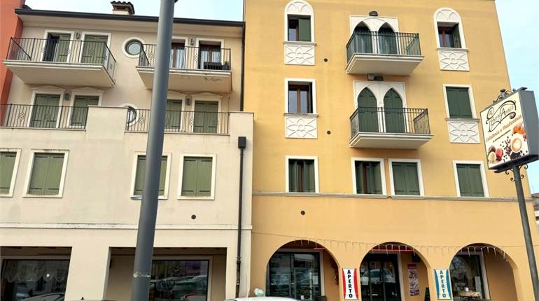 APPARTAMENTO DUE CAMERE CON GARAGE