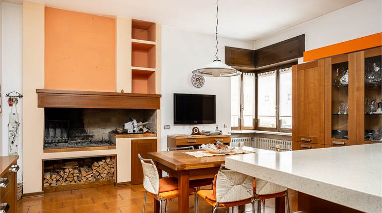 Farmhouse for sale in Soave