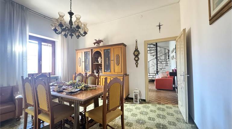 APPARTAMENTO DUE CAMERE CON GIARDINO DI CIRCA 30MQ